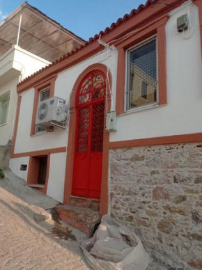 Cozy House with Sea View in Ayvalik